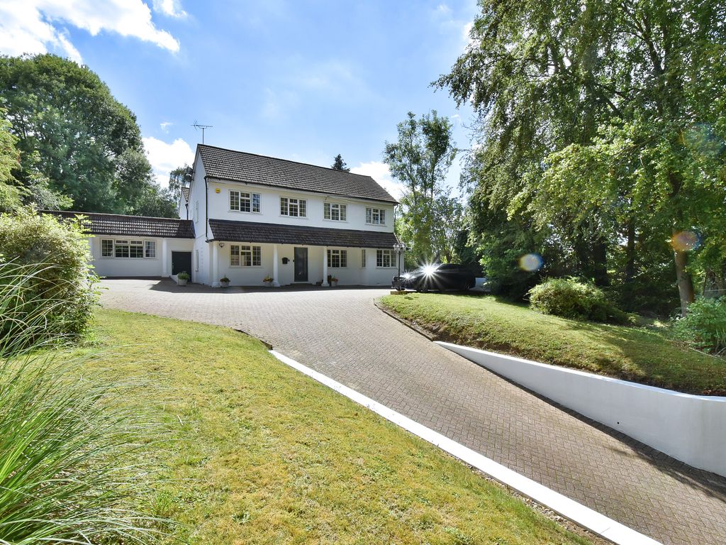 6 bed detached house for sale in Stonehouse Lane, Pratts Bottom