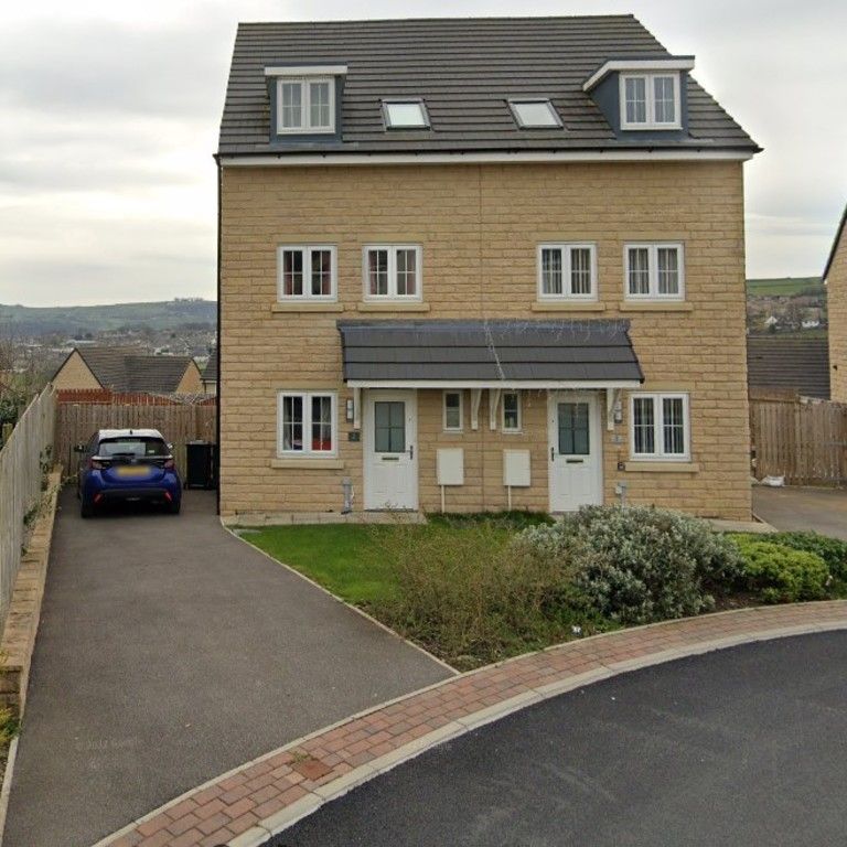 3 bed semidetached house for sale in 2, Low Whin Fold, Keighley, West