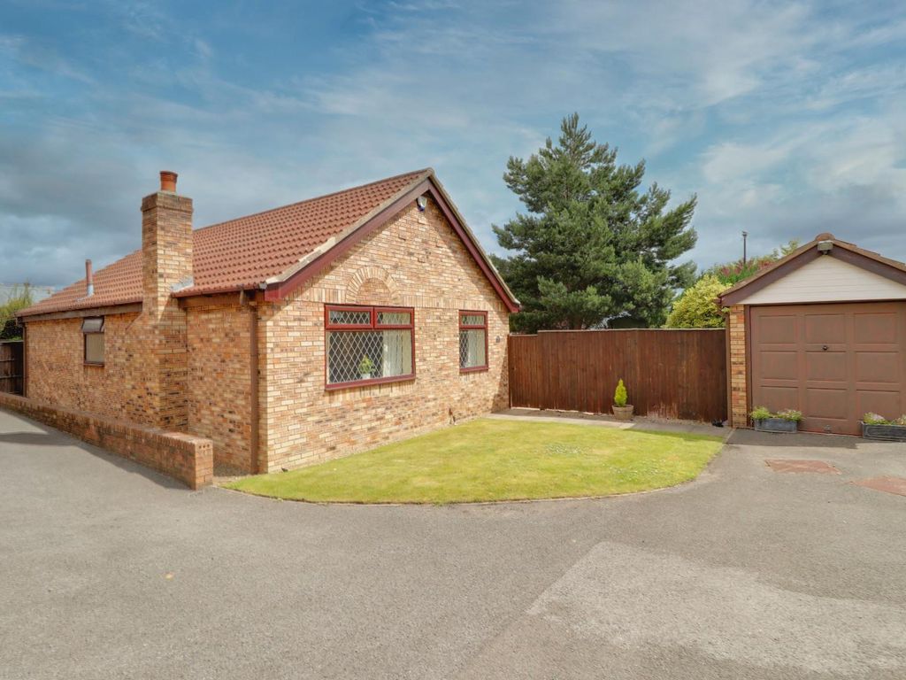 2 bed detached bungalow for sale in Spinners Chase, Pudsey LS28 Zoopla