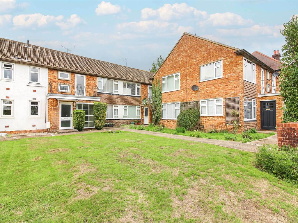 2 bed for sale in Russell Road, Buckhurst Hill IG9 Zoopla
