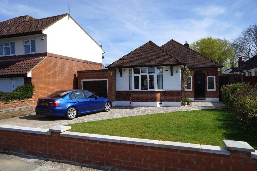 2 bed bungalow for sale in Francis Road, Pinner HA5 Zoopla
