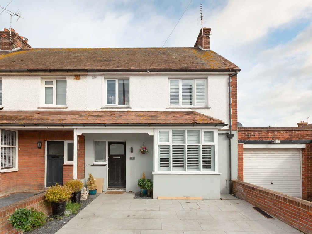3 bed end terrace house for sale in Westbrook Avenue, Margate CT9, £