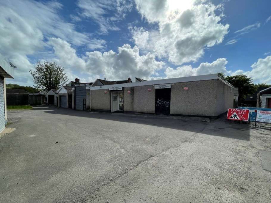 Retail premises for sale in 2 Springfield Pontllanfraith