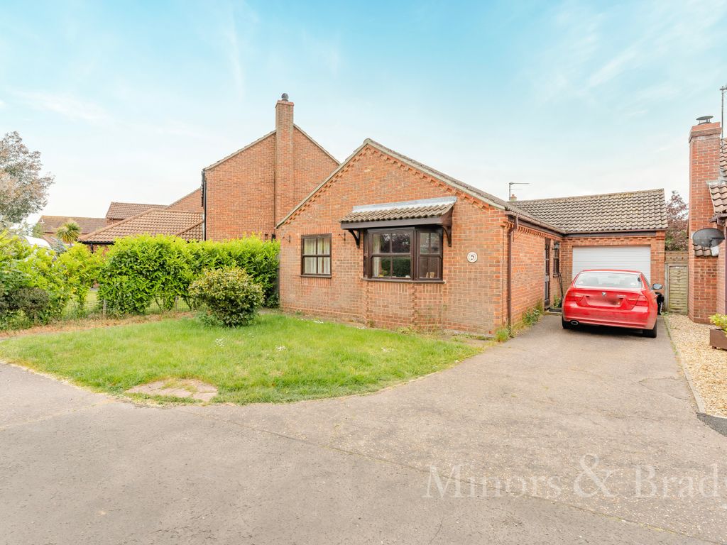 3 bed detached bungalow for sale in Kirby Close, Martham, Great