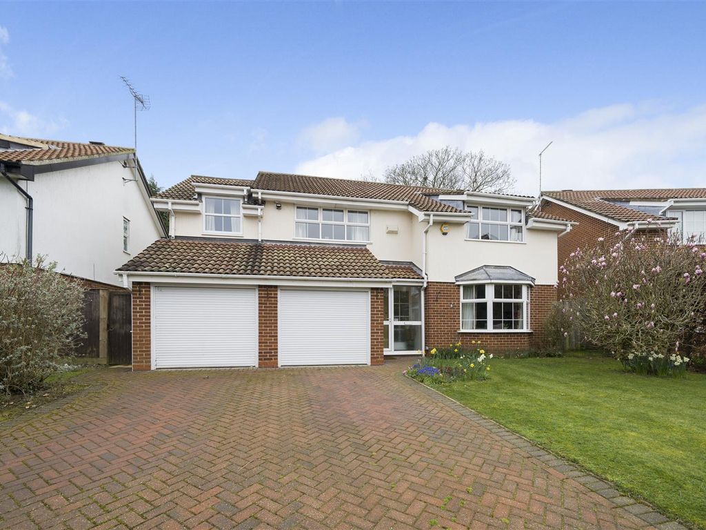 5 bed detached house for sale in Gingells Farm Road, Charvil, Reading
