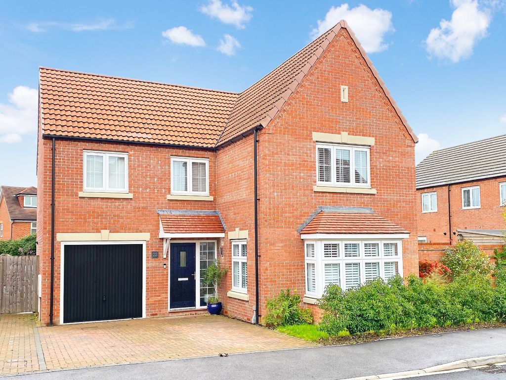 4 bed detached house for sale in St. Walk, Harrogate HG2, £