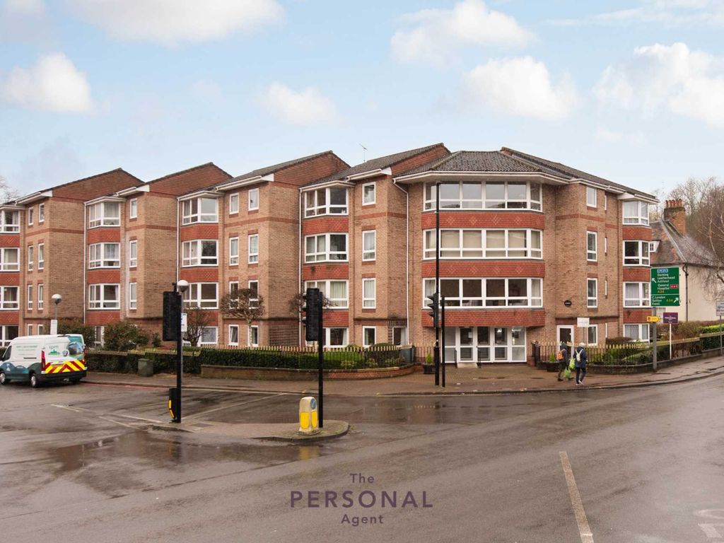 2 bed flat to rent in Ashley Avenue, Epsom KT18, £1,200 pcm Zoopla