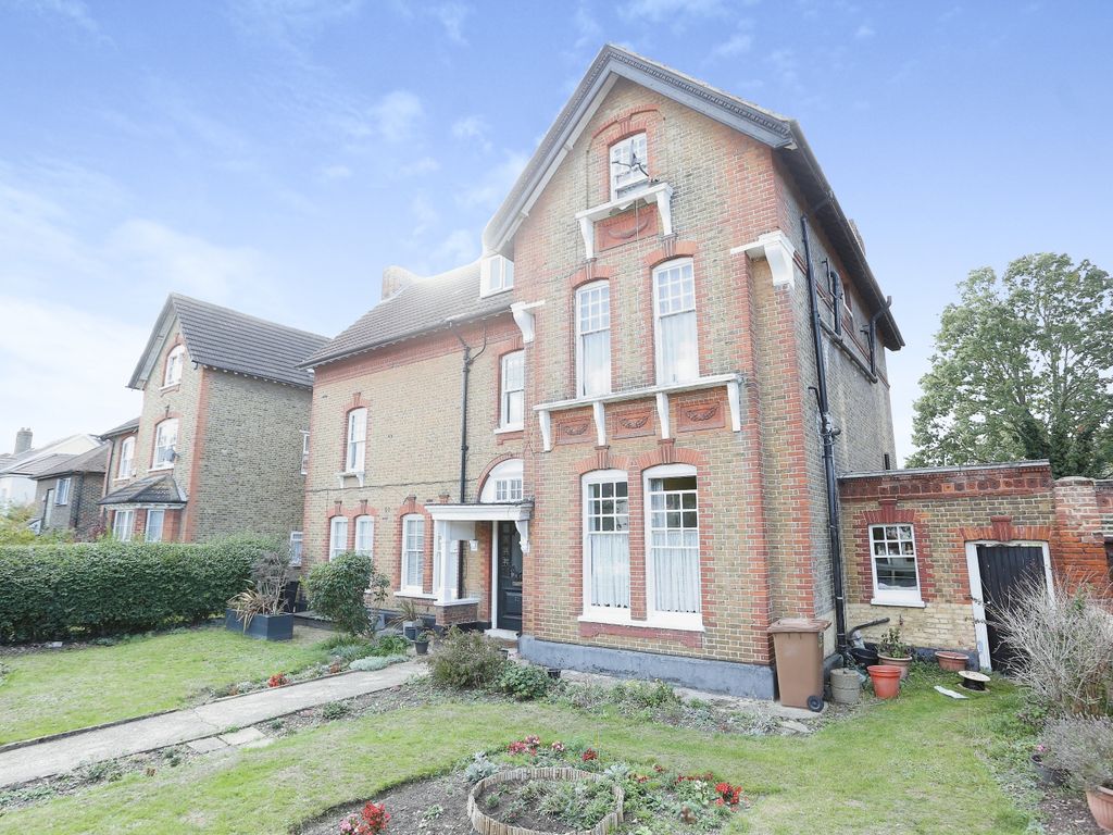 Studio for sale in College Park Close, London SE13, £185,000 Zoopla