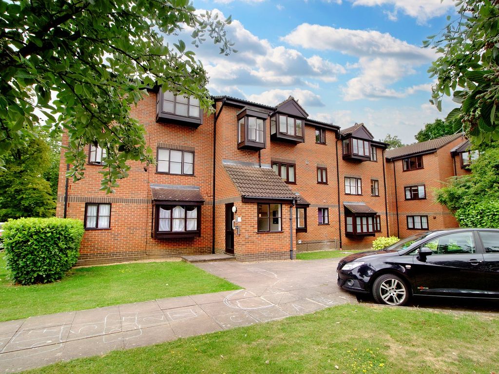 Studio for sale in Gladbeck Way, Enfield EN2 Zoopla