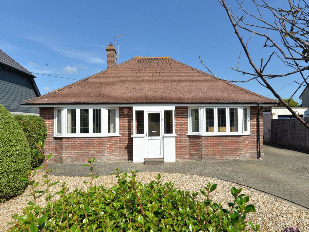 3 bed bungalow for sale in Powers Court Road, Barton On Sea, New Milton, Hampshire BH25, £