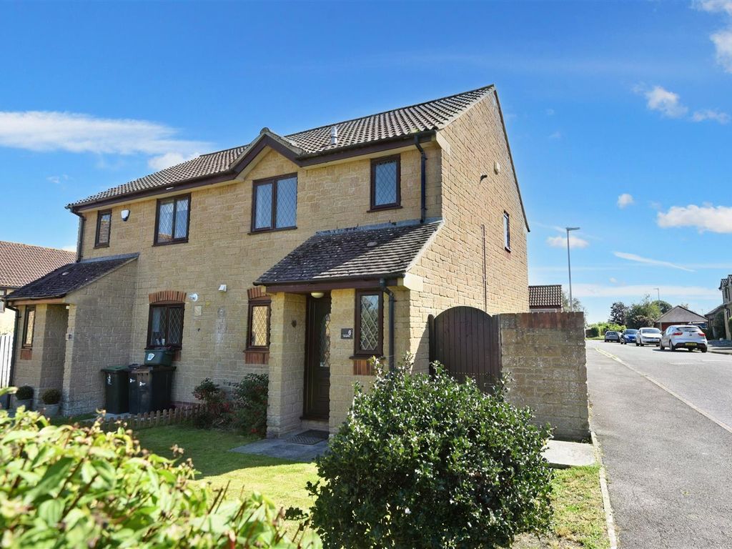 3 bed semidetached house for sale in Springfields, Stalbridge