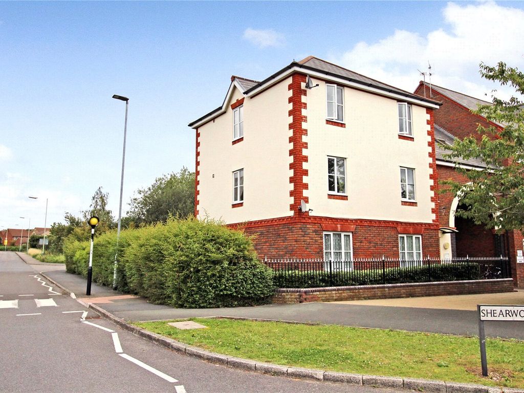 2 bed flat for sale in Shearwood Road, Peatmoor, Swindon, Wiltshire SN5