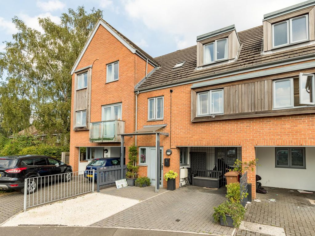 4 bed terraced house for sale in St. Catherines Mews, Scunthorpe DN16