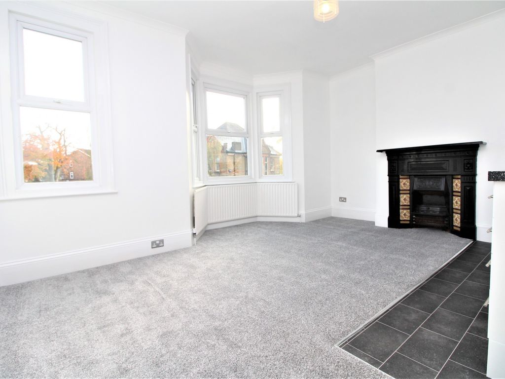2 bed flat to rent in Catford Hill, Catford SE6, £1,500 pcm Zoopla