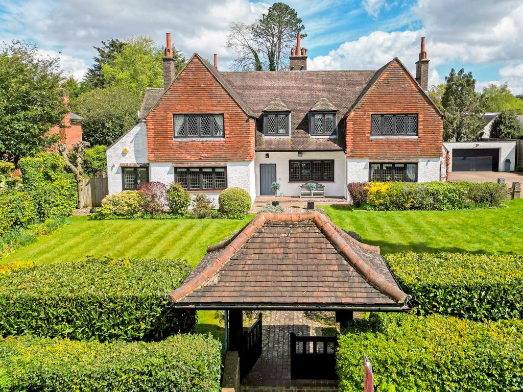 6 bed detached house for sale in Landscape Road, Warlingham CR6, £