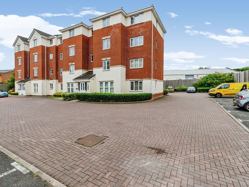2 bed flat for sale in Thornbury Road, Walsall WS2, £90,000 Zoopla