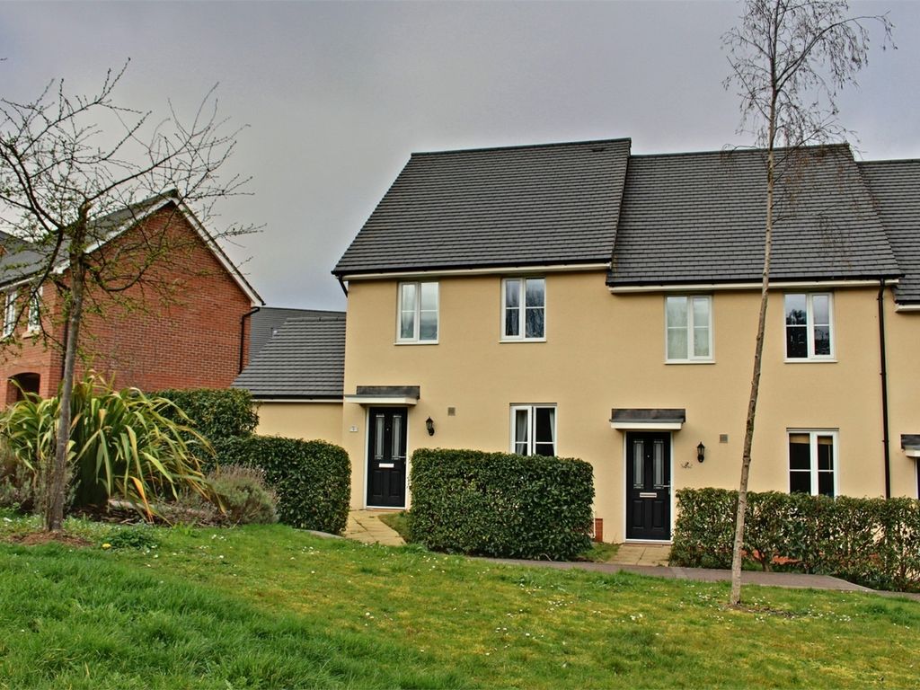 3 bed end terrace house for sale in Cottage Green, Papworth Everard