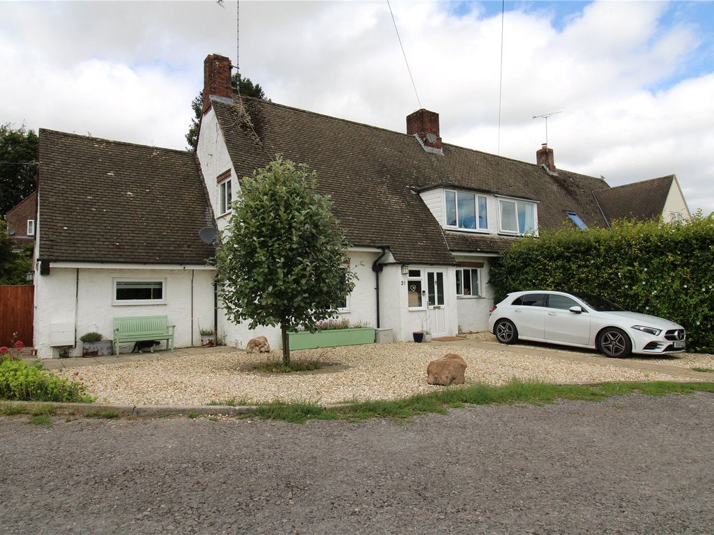 3 bed semidetached house for sale in Farm Lane, Aldbourne, Marlborough
