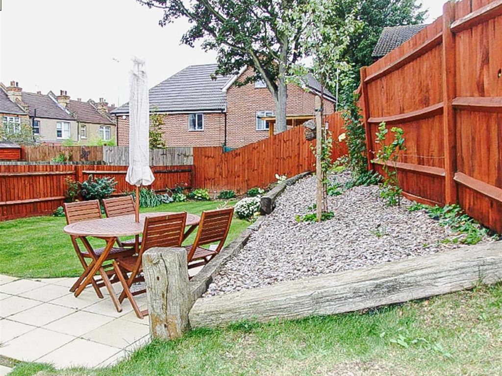 Foxdene Close London E18  