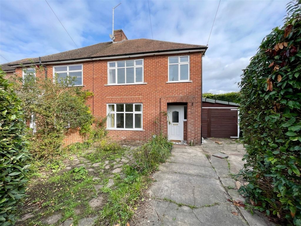 3 bed semidetached house for sale in Paddock Road, Newbury RG14, £