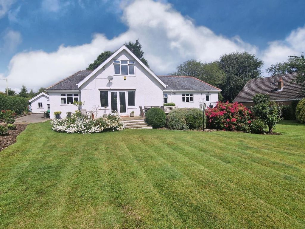 3 bed property for sale in Strawberry Gardens, Hornsea HU18, £515,000