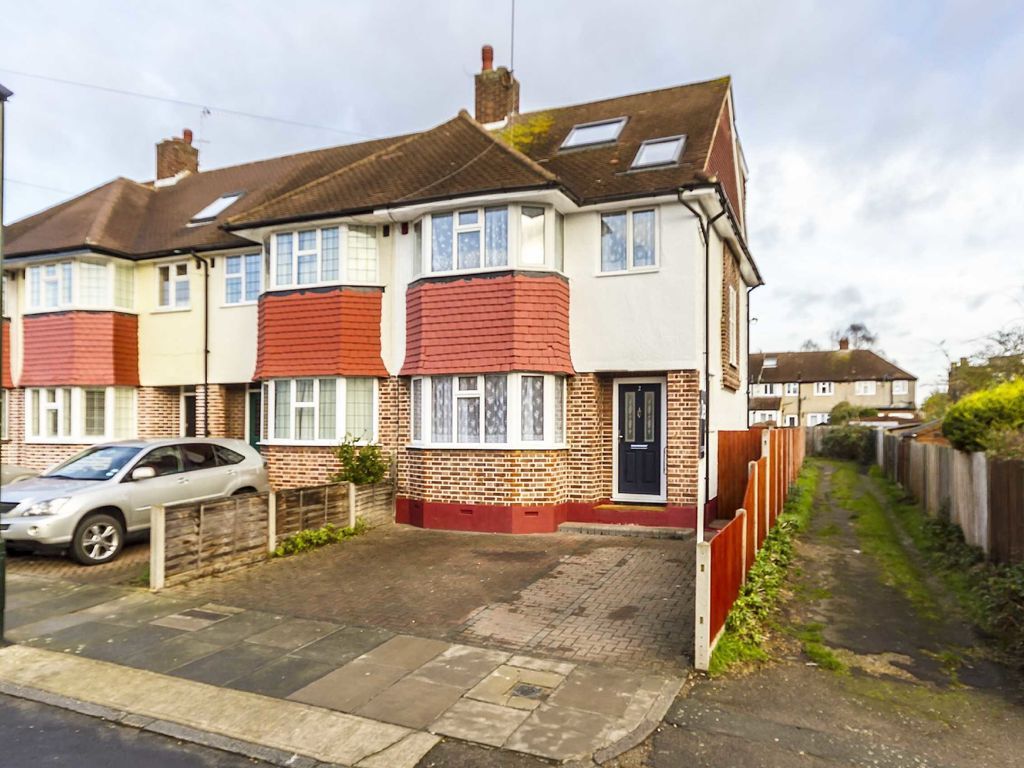 4 bed terraced house for sale in Dorset Way, Twickenham TW2, £750,000
