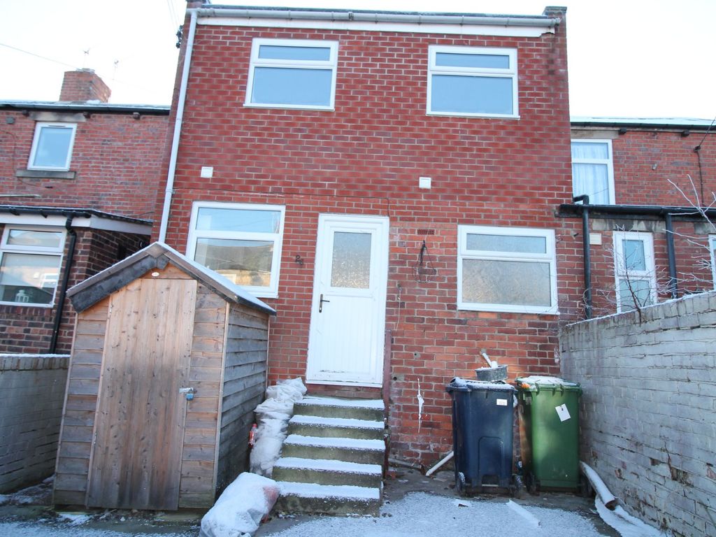 3 bed terraced house to rent in Mitchell Street, Crawcrook, Ryton NE40