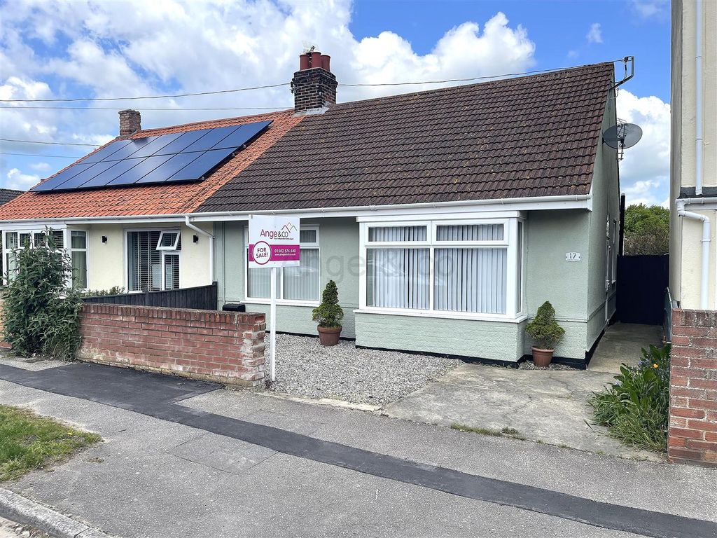 2 bed semidetached bungalow for sale in Colville Road, South Oulton