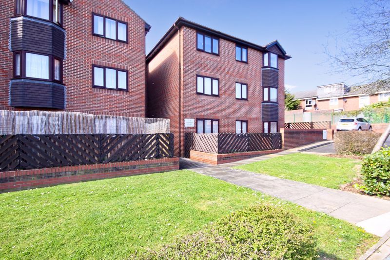1 bed flat for sale in Lancaster Road, Northolt UB5 Zoopla