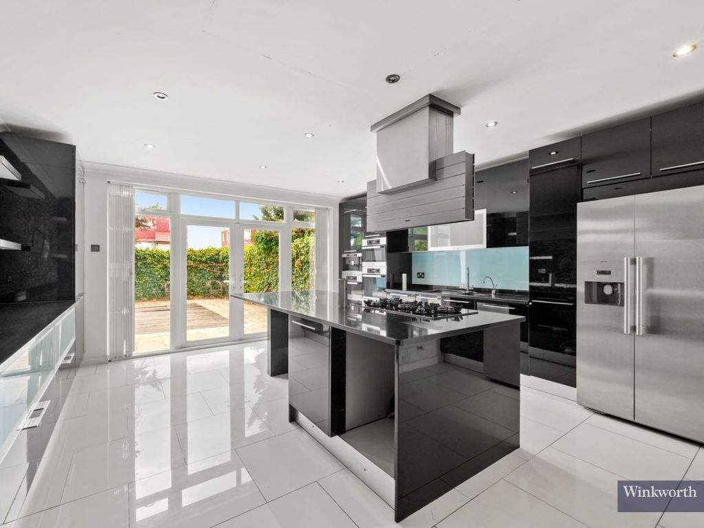 4 bed linkdetached house for sale in Tenterden Gardens, London NW4