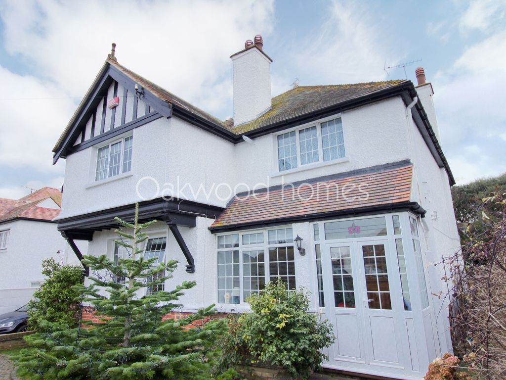 6 bed detached house for sale in Fitzroy Avenue, Broadstairs CT10, £