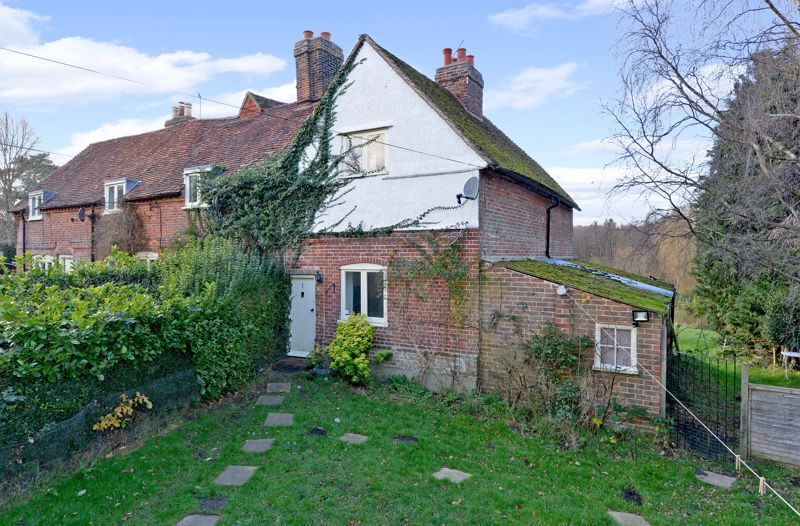 2 bed cottage to rent in Westbrook Hill, Elstead, Godalming GU8 Zoopla