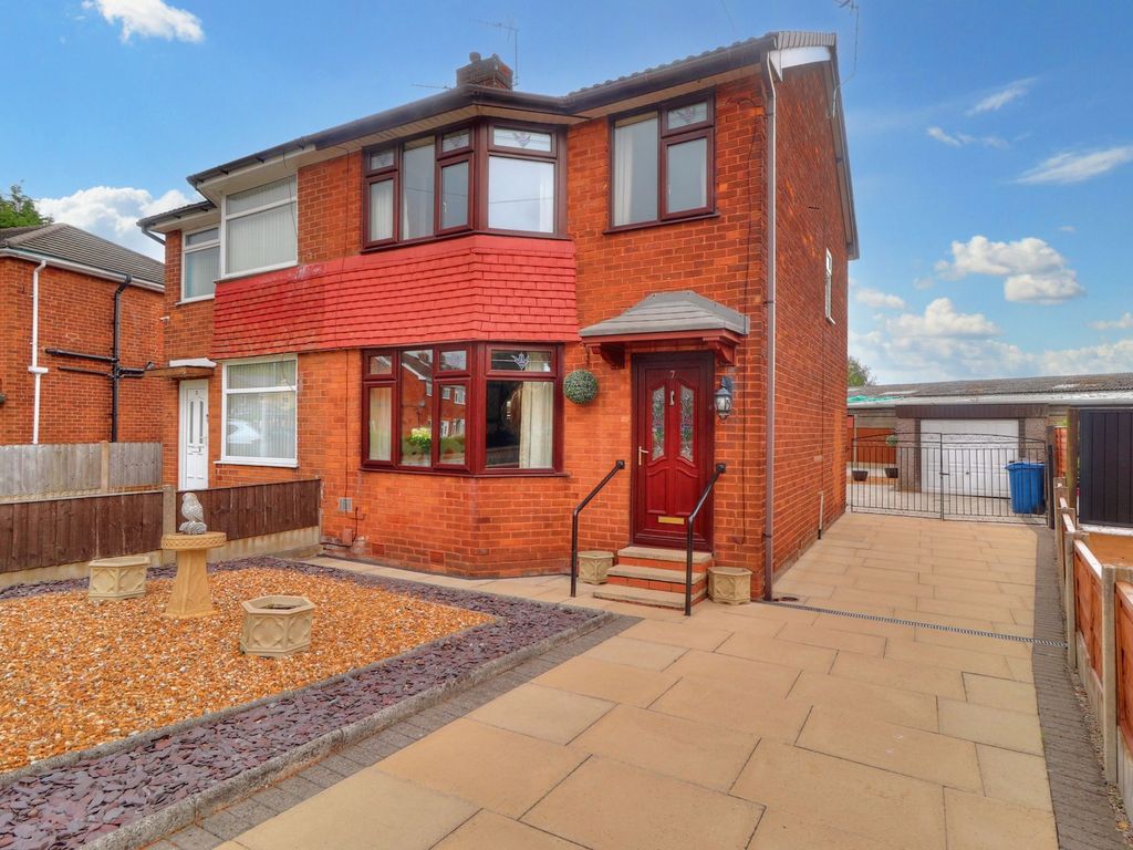 3 bed semidetached house for sale in Angus Avenue, Leigh, Greater
