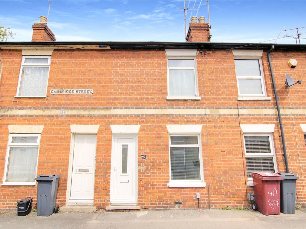 2 bed terraced house for sale in Cambridge Street, Reading, Berkshire
