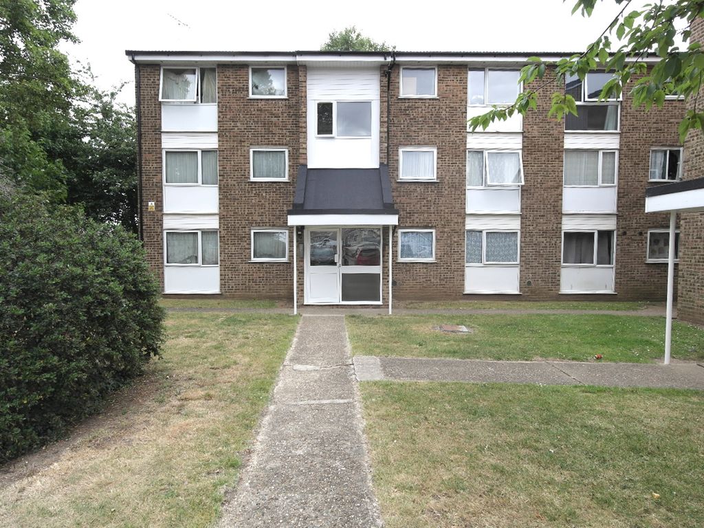 2 bed flat for sale in Queen Mary Court, Queen Mary Avenue, Tilbury, Essex RM18 Zoopla