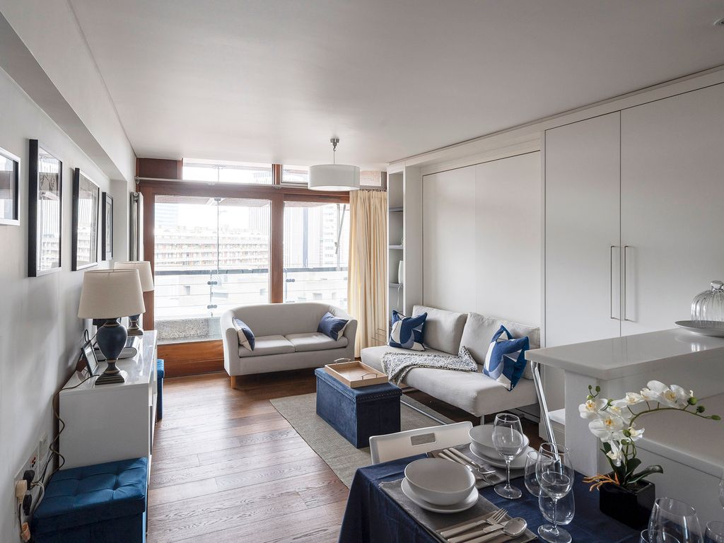 Frobisher Crescent, Barbican, London EC2Y