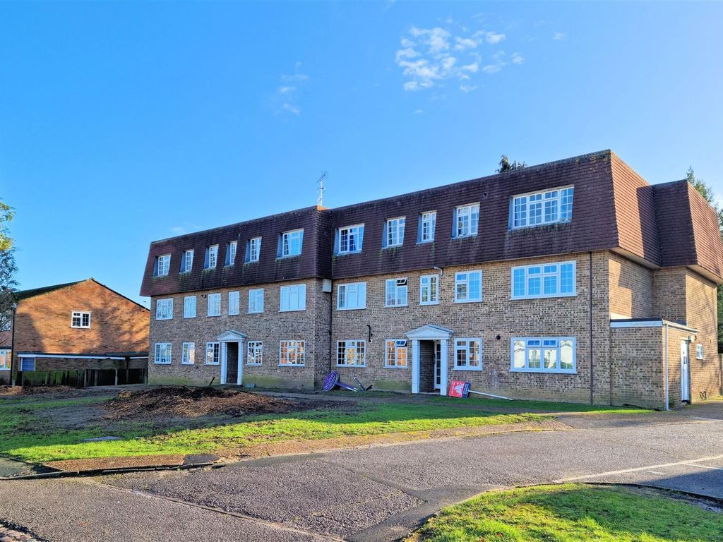 1 bed flat for sale in Mount Hermon Road, Hook Heath, Woking GU22 Zoopla