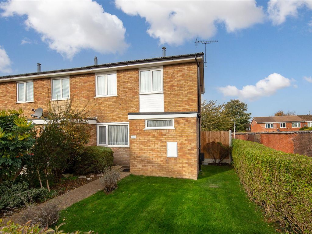 2 bed end terrace house for sale in Linmere Walk, Houghton Regis