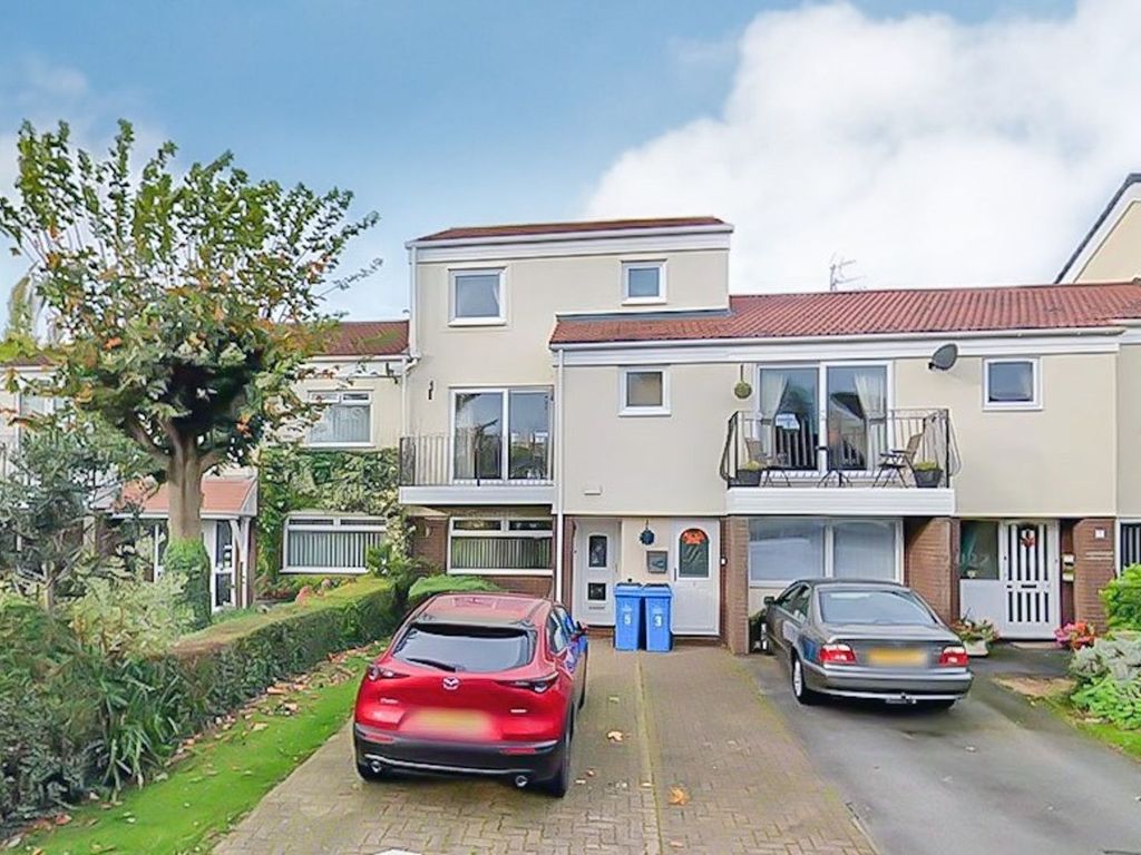 4 bed town house for sale in Marina Village, Runcorn WA7, £185,000 Zoopla