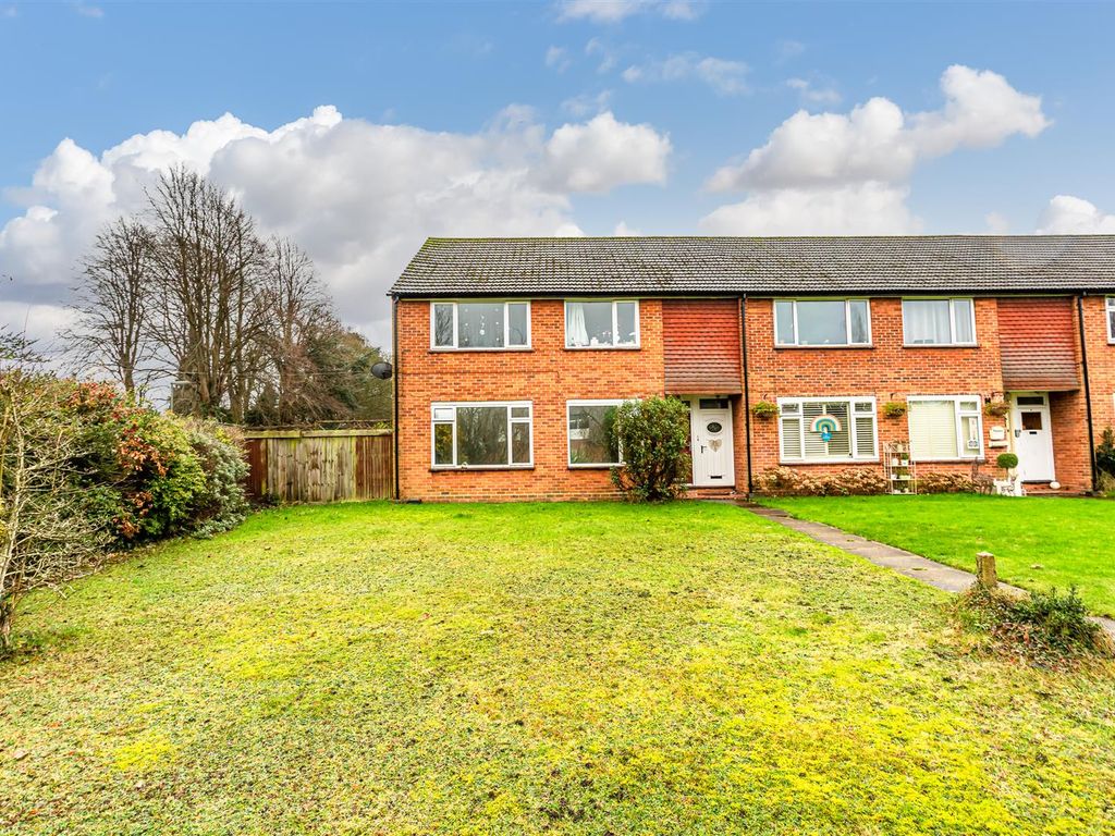 2 bed for sale in Garratts Lane, Banstead SM7, £375,000 Zoopla