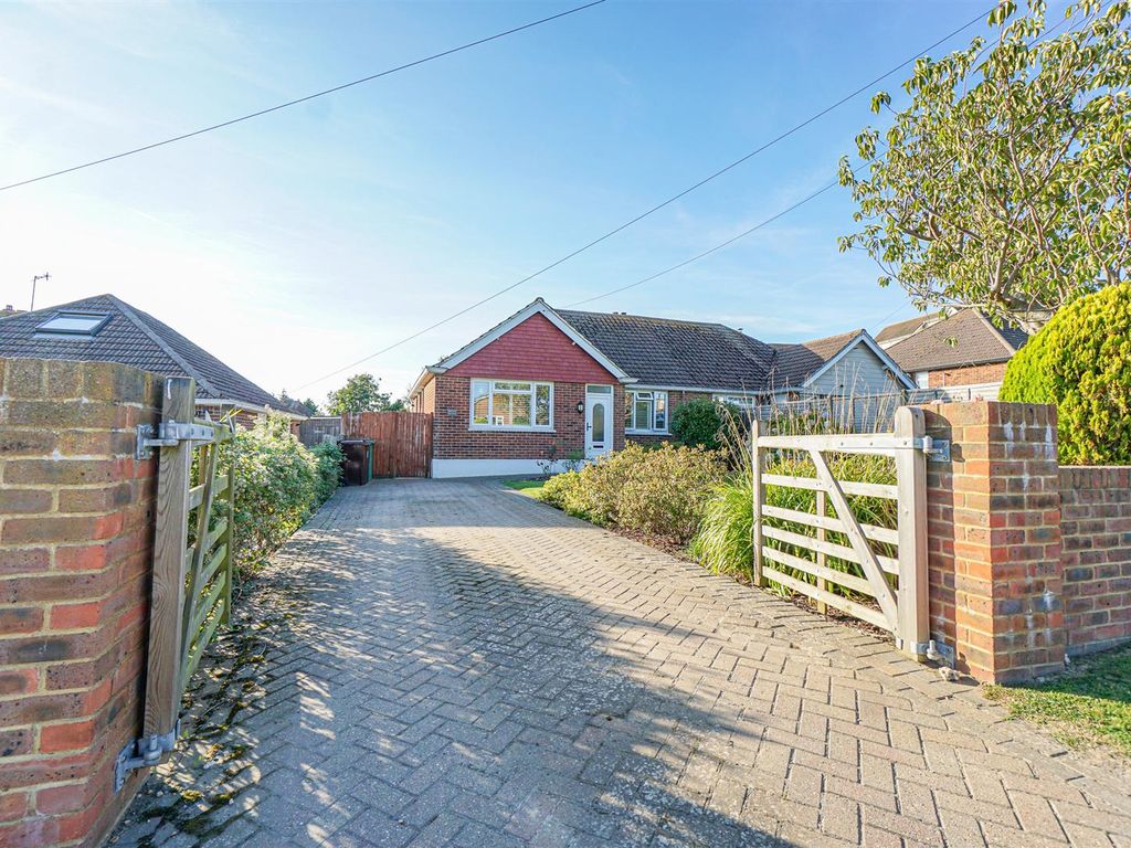 2 bed semidetached bungalow for sale in Pine Avenue, Hastings TN34, £
