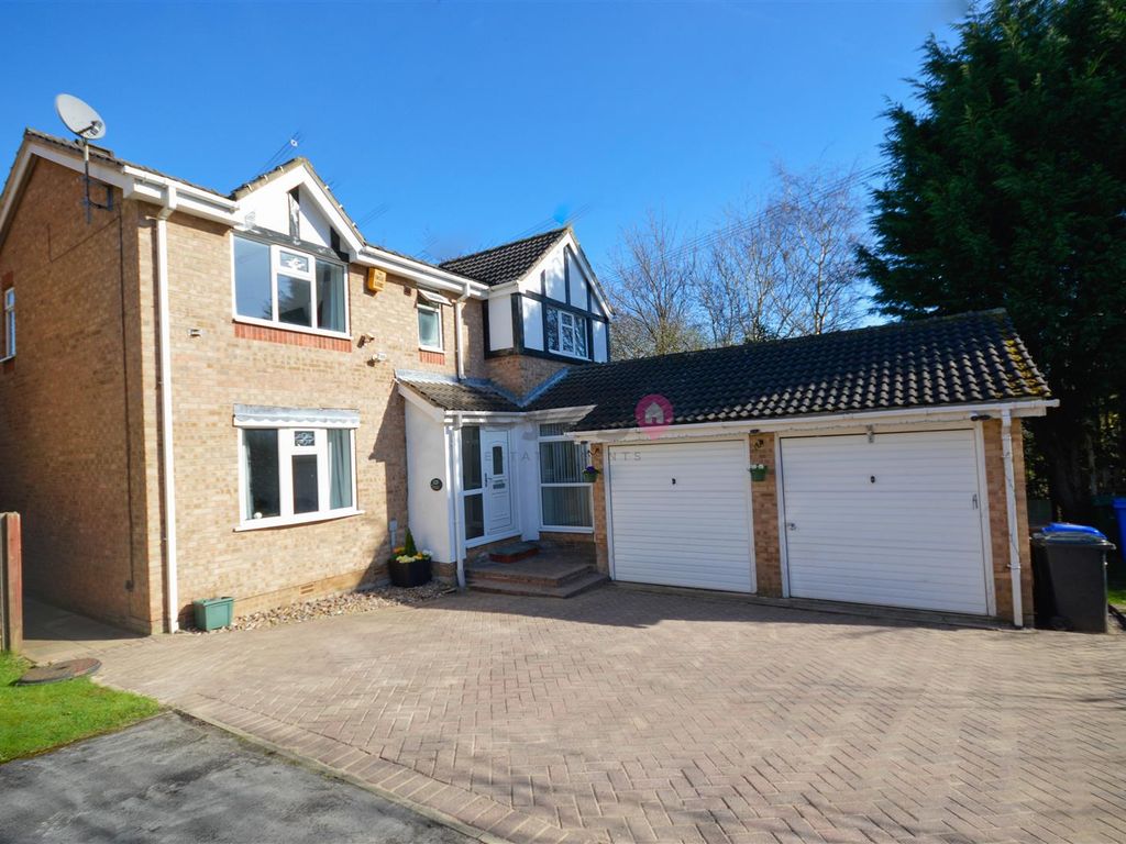 4 bed detached house for sale in Meadow Gate Avenue, Sothall, Sheffield
