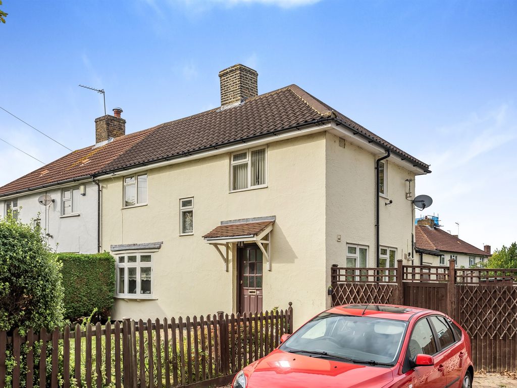 3 bed semidetached house for sale in Russell Lane, Whetstone, London