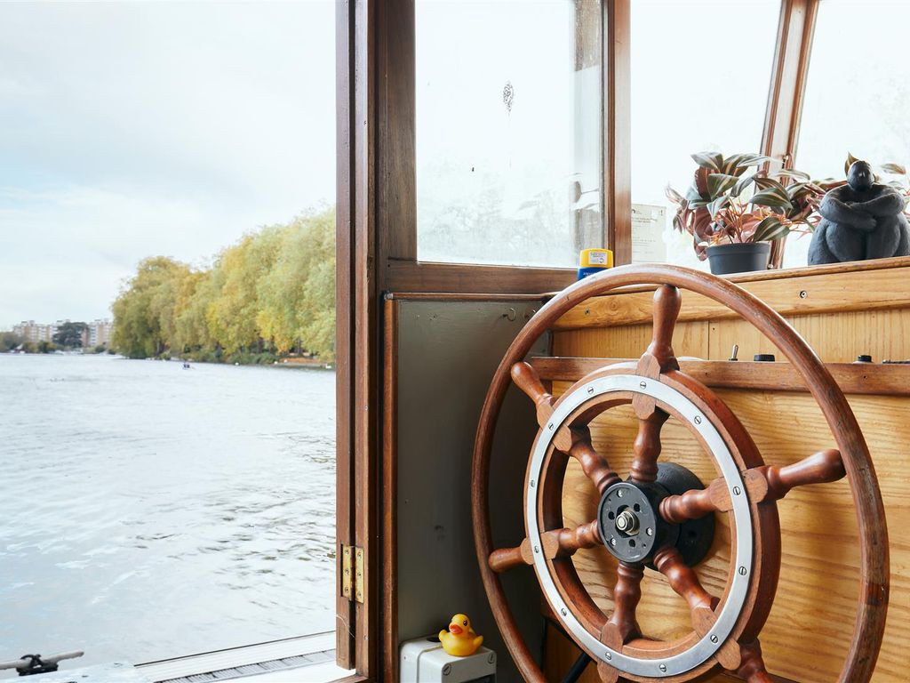 1 bed houseboat for sale in Burgoine Quay, Kingston Upon Thames KT1, £75,000 Zoopla