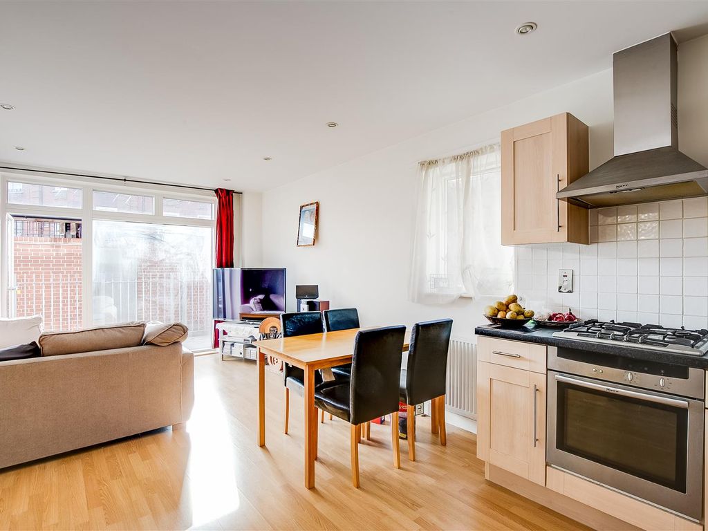 Blunden Court, Farm Lane, London SW6  