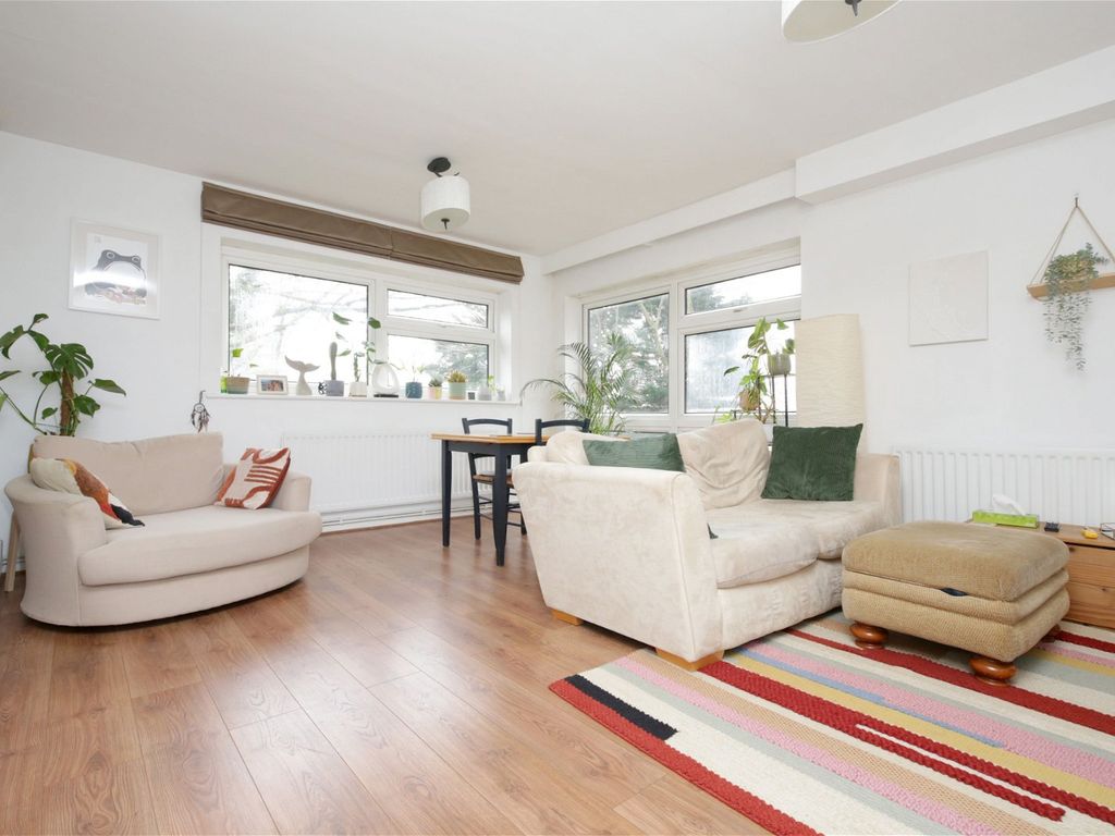 2 bed flat for sale in Friern Lane, London N20, £400,000 Zoopla
