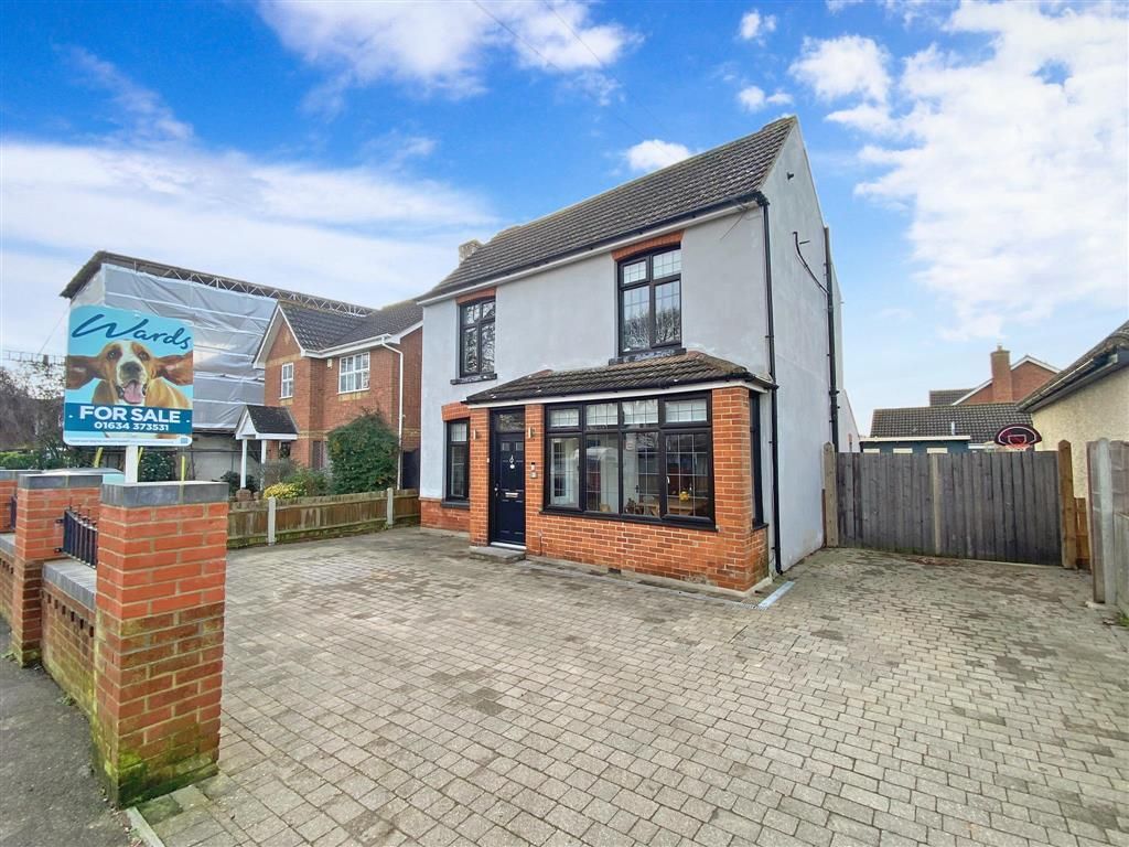3 bed detached house for sale in Bredhurst Road, Wigmore, Gillingham