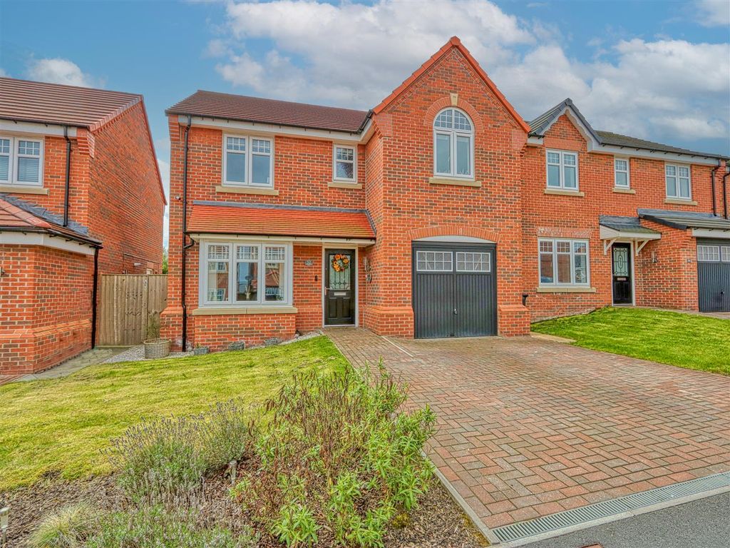 4 bed detached house for sale in Windwhistle Drive, Grassmoor