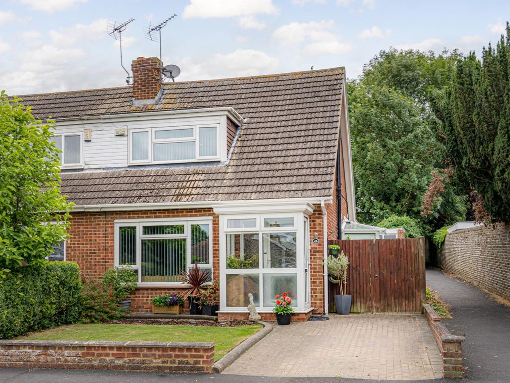 4 bed semidetached bungalow for sale in Bramley Avenue, Faversham ME13