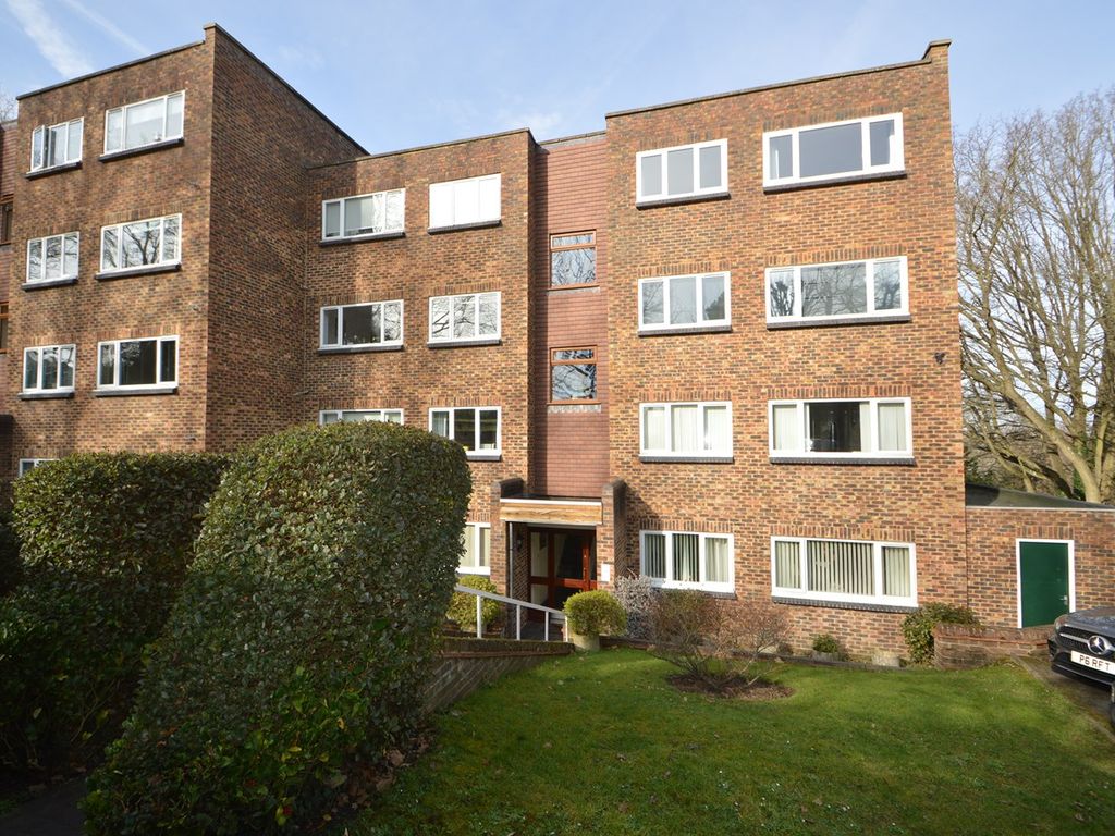 2 bed flat for sale in Farington Acres, Vale Road, Weybridge KT13 Zoopla